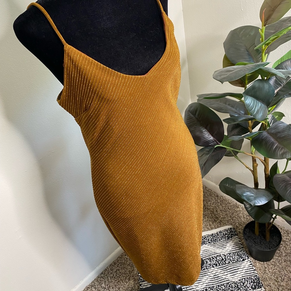 Hold accent bodycon dress!